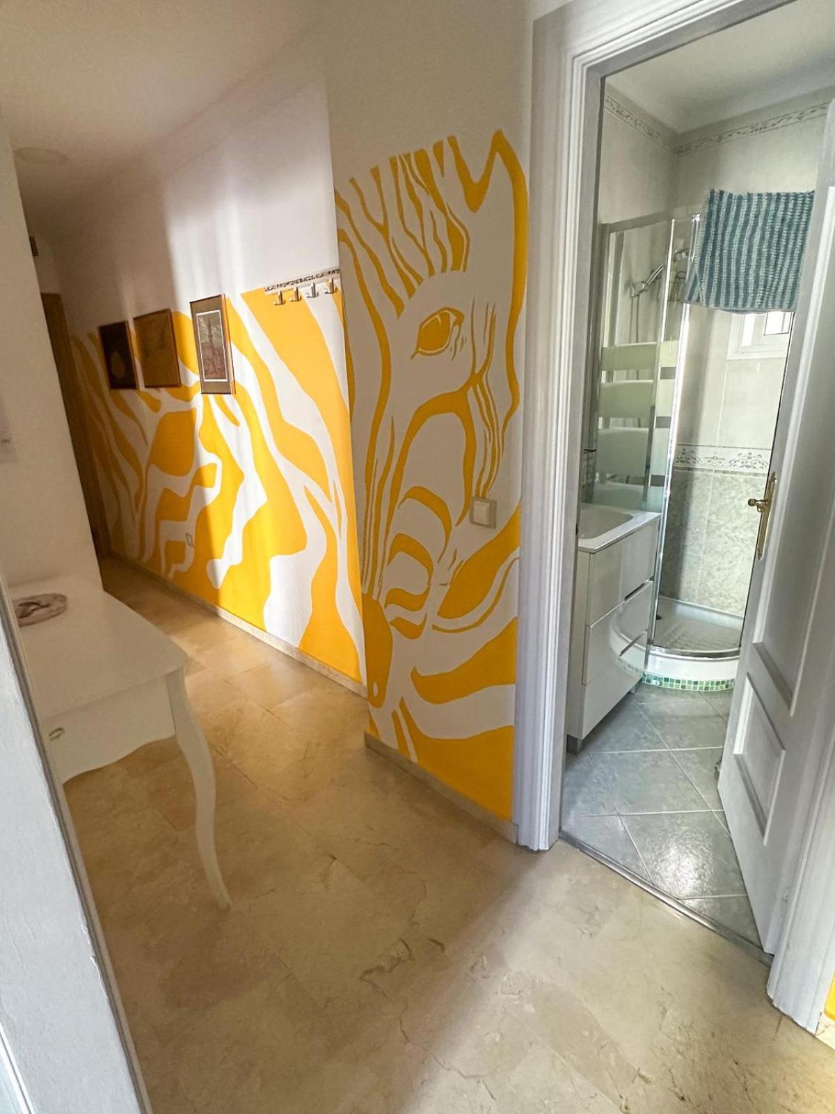 Malaga Center Apartment Bagian luar foto